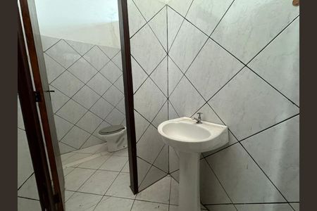 Banheiro 1 de casa para alugar com 3 quartos, 326m² em Jardim Maria Rosa, Valinhos