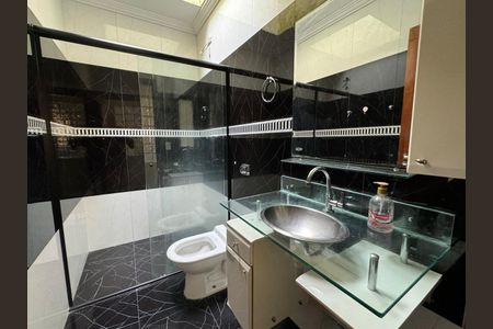 Banheiro 2 de casa para alugar com 3 quartos, 326m² em Jardim Maria Rosa, Valinhos