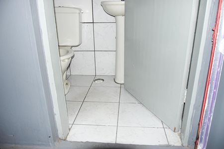 Casa para alugar com 60m², 3 quartos e 8 vagas Casa para alugar com 60m², 3 quartos e 8 vagasBanheiro da Garagem
