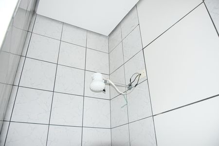 Casa para alugar com 60m², 3 quartos e 8 vagas Casa para alugar com 60m², 3 quartos e 8 vagasBanheiro da Garagem