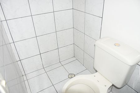 Casa para alugar com 60m², 3 quartos e 8 vagas Casa para alugar com 60m², 3 quartos e 8 vagasBanheiro da Garagem