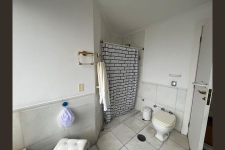 Apartamento à venda com 300m², 4 quartos e 4 vagas Apartamento à venda com 300m², 4 quartos e 4 vagasBanheiro