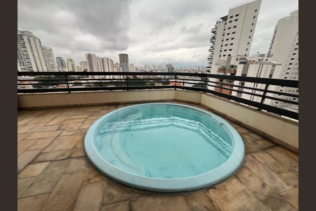 Apartamento à venda com 300m², 4 quartos e 4 vagas Apartamento à venda com 300m², 4 quartos e 4 vagasPiscina