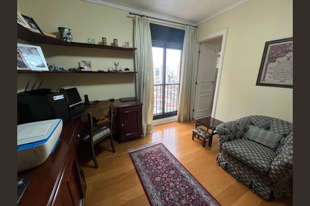Apartamento à venda com 300m², 4 quartos e 4 vagas Apartamento à venda com 300m², 4 quartos e 4 vagasQuarto