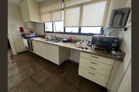 Apartamento à venda com 300m², 4 quartos e 4 vagas Apartamento à venda com 300m², 4 quartos e 4 vagasCozinha