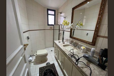 Apartamento à venda com 300m², 4 quartos e 4 vagas Apartamento à venda com 300m², 4 quartos e 4 vagasBanheiro