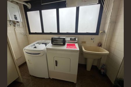 Apartamento à venda com 300m², 4 quartos e 4 vagas Apartamento à venda com 300m², 4 quartos e 4 vagasÁrea de Serviço