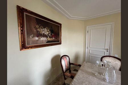 Apartamento à venda com 300m², 4 quartos e 4 vagas Apartamento à venda com 300m², 4 quartos e 4 vagasSala de jantar