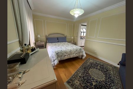 Apartamento à venda com 300m², 4 quartos e 4 vagas Apartamento à venda com 300m², 4 quartos e 4 vagasQuarto