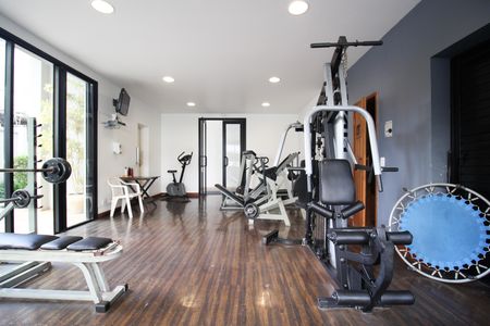 Apartamento à venda com 82m², 2 quartos e 2 vagas Apartamento à venda com 82m², 2 quartos e 2 vagasÁrea comum - Academia