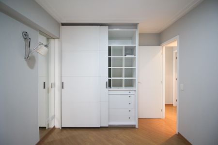 Apartamento à venda com 82m², 2 quartos e 2 vagas Apartamento à venda com 82m², 2 quartos e 2 vagasQuarto