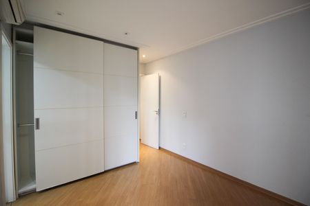 Apartamento à venda com 82m², 2 quartos e 2 vagas Apartamento à venda com 82m², 2 quartos e 2 vagasSuíte