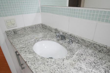 Apartamento à venda com 82m², 2 quartos e 2 vagas Apartamento à venda com 82m², 2 quartos e 2 vagasBanheiro