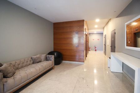 Apartamento à venda com 82m², 2 quartos e 2 vagas Apartamento à venda com 82m², 2 quartos e 2 vagasHall