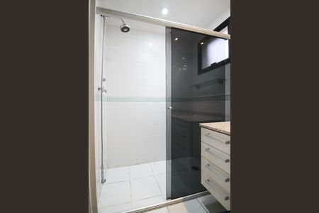 Apartamento à venda com 82m², 2 quartos e 2 vagas Apartamento à venda com 82m², 2 quartos e 2 vagasBanheiro da Suíte