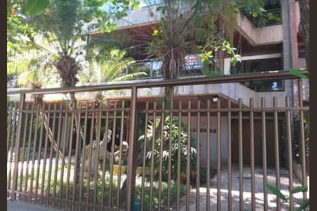 Apartamento para alugar com 79m², 2 quartos e 1 vaga Apartamento para alugar com 79m², 2 quartos e 1 vagaFachada