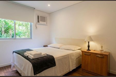 Quarto de apartamento para alugar com 2 quartos, 79m² em Barra da Tijuca, Rio de Janeiro