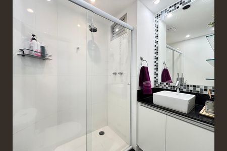 Apartamento para alugar com 70m², 2 quartos e 1 vaga Apartamento para alugar com 70m², 2 quartos e 1 vagaBanheiro da Suíte 1