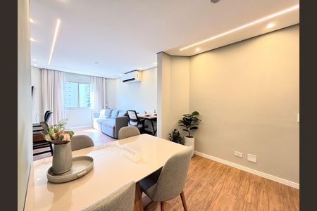 Apartamento para alugar com 70m², 2 quartos e 1 vaga Apartamento para alugar com 70m², 2 quartos e 1 vagaSala