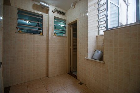 Apartamento à venda com 132m², 3 quartos e 1 vagaÁrea de Serviço