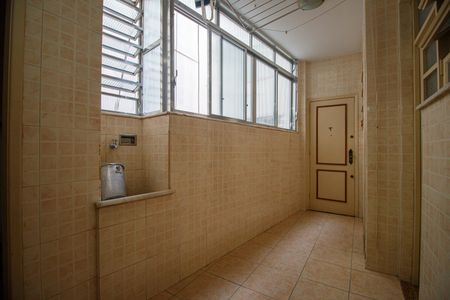 Apartamento à venda com 132m², 3 quartos e 1 vagaÁrea de Serviço