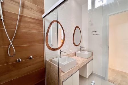 Apartamento para alugar com 92m², 3 quartos e sem vaga Apartamento para alugar com 92m², 3 quartos e sem vagaBanheiro