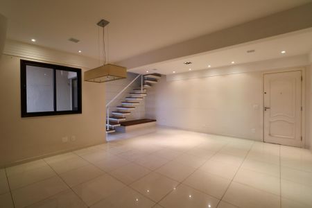 Apartamento à venda com 140m², 3 quartos e 1 vaga Apartamento à venda com 140m², 3 quartos e 1 vagaSala