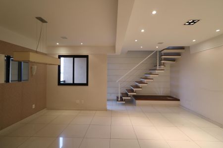 Apartamento à venda com 140m², 3 quartos e 1 vaga Apartamento à venda com 140m², 3 quartos e 1 vagaSala