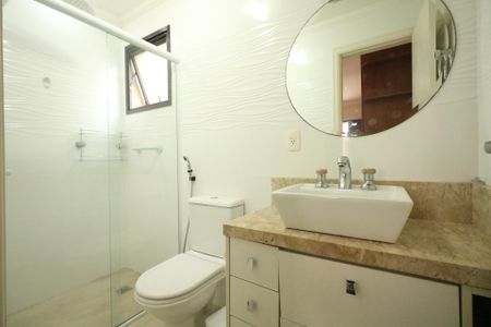 Apartamento à venda com 140m², 3 quartos e 1 vaga Apartamento à venda com 140m², 3 quartos e 1 vagaBanheiro da Suíte