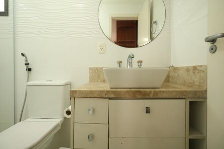 Apartamento à venda com 140m², 3 quartos e 1 vaga Apartamento à venda com 140m², 3 quartos e 1 vagaBanheiro da Suíte
