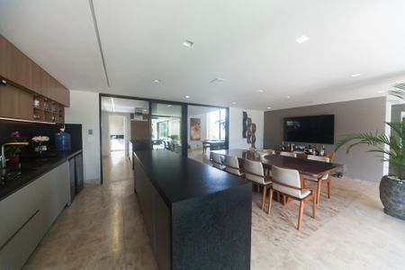 Casa de condomínio à venda com 405m², 4 quartos e 4 vagas Casa de condomínio à venda com 405m², 4 quartos e 4 vagasÁrea gourmet / churrasqueira
