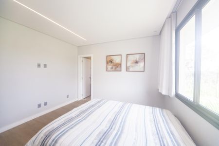 Casa de condomínio à venda com 405m², 4 quartos e 4 vagas Casa de condomínio à venda com 405m², 4 quartos e 4 vagassuite 1