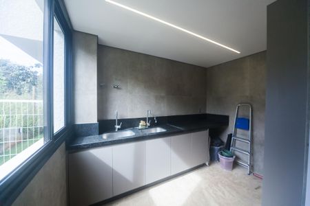 Casa de condomínio à venda com 405m², 4 quartos e 4 vagas Casa de condomínio à venda com 405m², 4 quartos e 4 vagasÁrea de Serviço