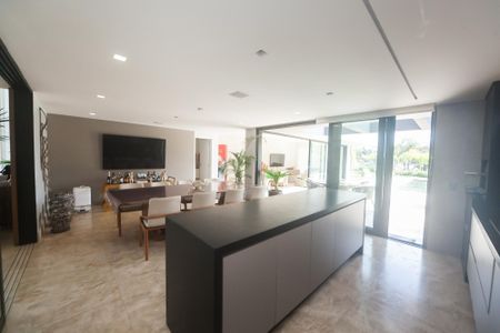 Casa de condomínio à venda com 405m², 4 quartos e 4 vagas Casa de condomínio à venda com 405m², 4 quartos e 4 vagasÁrea gourmet