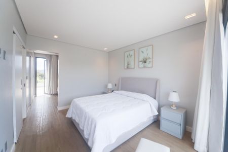 Casa de condomínio à venda com 405m², 4 quartos e 4 vagas Casa de condomínio à venda com 405m², 4 quartos e 4 vagassuite master pt1