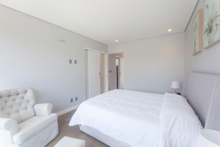 Casa de condomínio à venda com 405m², 4 quartos e 4 vagas Casa de condomínio à venda com 405m², 4 quartos e 4 vagassuite master pt1