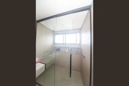 Casa de condomínio à venda com 405m², 4 quartos e 4 vagas Casa de condomínio à venda com 405m², 4 quartos e 4 vagasBanheiro suite master