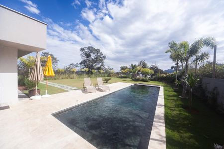 Casa de condomínio à venda com 405m², 4 quartos e 4 vagas Casa de condomínio à venda com 405m², 4 quartos e 4 vagasPiscina