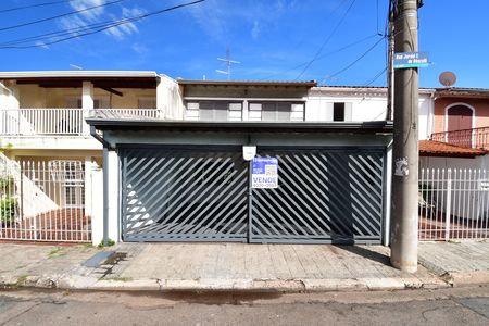Casa à venda com 93m², 3 quartos e 2 vagasFachada / Placa
