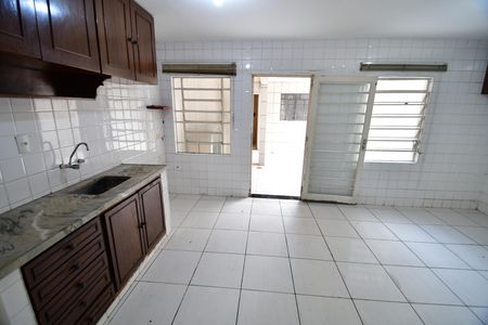 Casa à venda com 93m², 3 quartos e 2 vagasCozinha