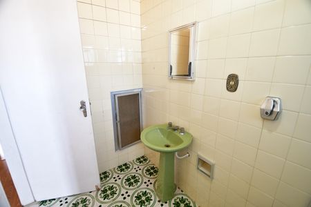 Casa à venda com 93m², 3 quartos e 2 vagas Banheiro Suíte