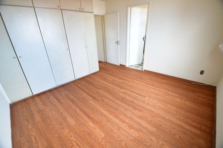 Casa à venda com 93m², 3 quartos e 2 vagasSuíte