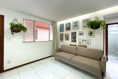 Apartamento à venda com 82m², 2 quartos e 1 vaga Apartamento à venda com 82m², 2 quartos e 1 vagaSala