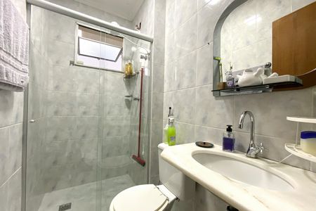 Apartamento à venda com 82m², 2 quartos e 1 vaga Apartamento à venda com 82m², 2 quartos e 1 vagaBanheiro