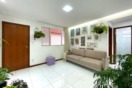 Apartamento à venda com 82m², 2 quartos e 1 vaga Apartamento à venda com 82m², 2 quartos e 1 vagaSala