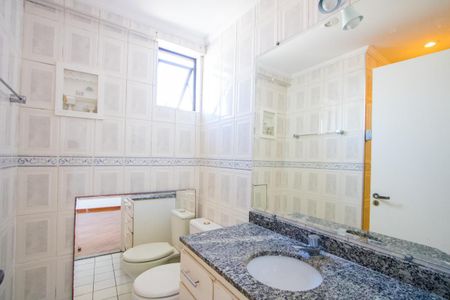 Apartamento à venda com 84m², 2 quartos e 2 vagasBanheiro social
