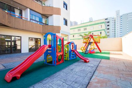 Apartamento à venda com 84m², 2 quartos e 2 vagasÁrea comum - Playground