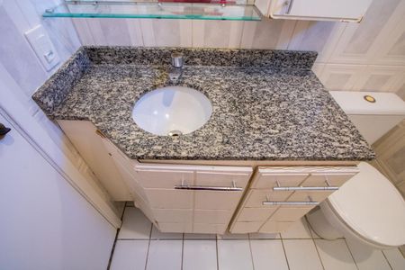 Apartamento à venda com 84m², 2 quartos e 2 vagasBanheiro do quarto 1