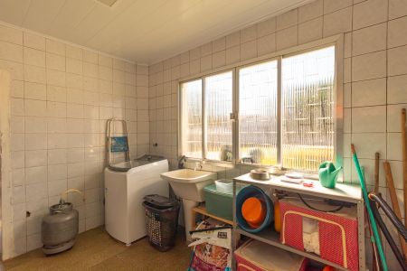 Casa à venda com 465m², 3 quartos e 3 vagasLavanderia
