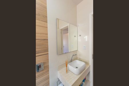 Casa à venda com 465m², 3 quartos e 3 vagasBanheiro social